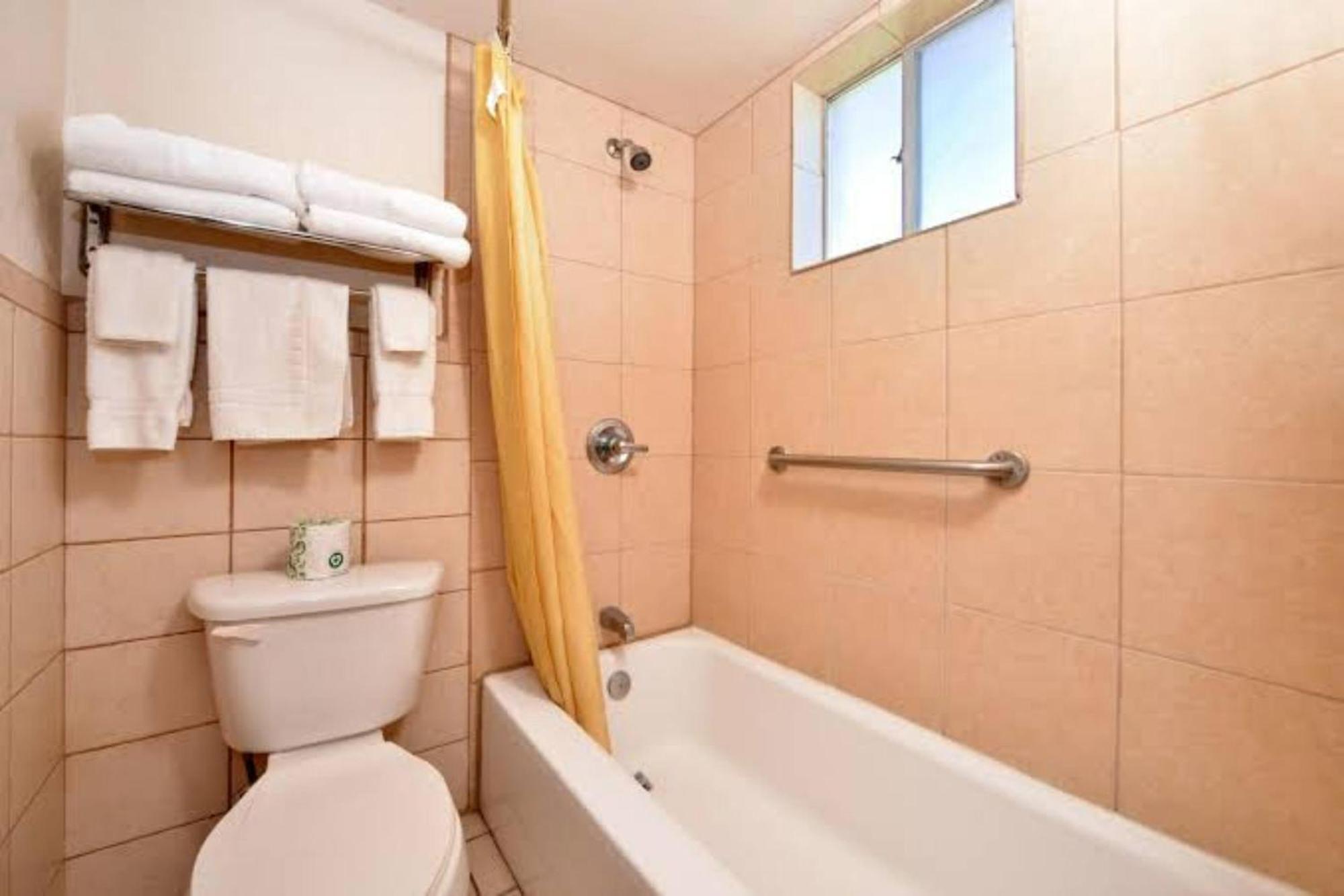 Exclusivo Inn By Oyo Grand Prairie, Tx Dış mekan fotoğraf